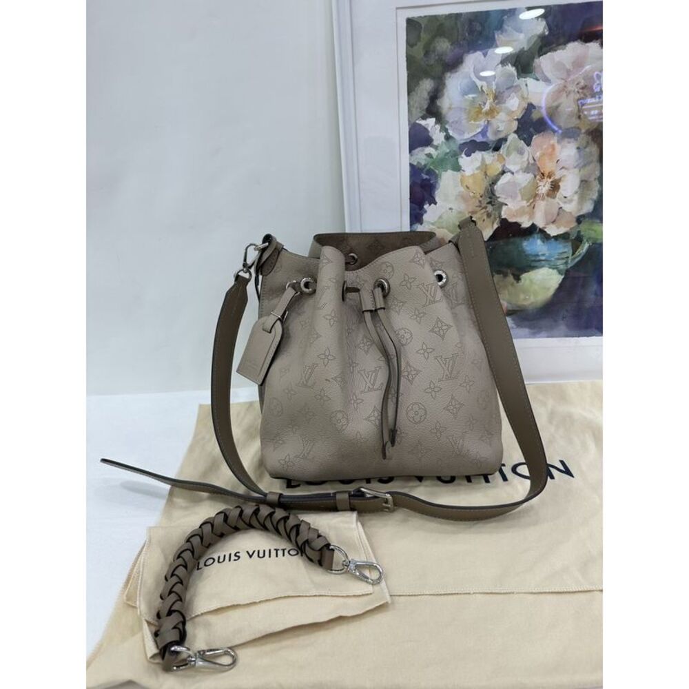 Louis Vuitton Women Pre-Loved Bag Very Good Condition
